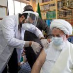 امام جمعه یزد دوز اول واکسن برکت را دریافت کرد